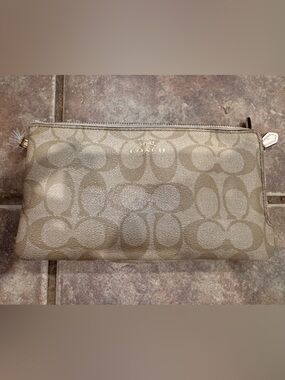 Coach Signature Canvas Double Zip Wallet in Beige